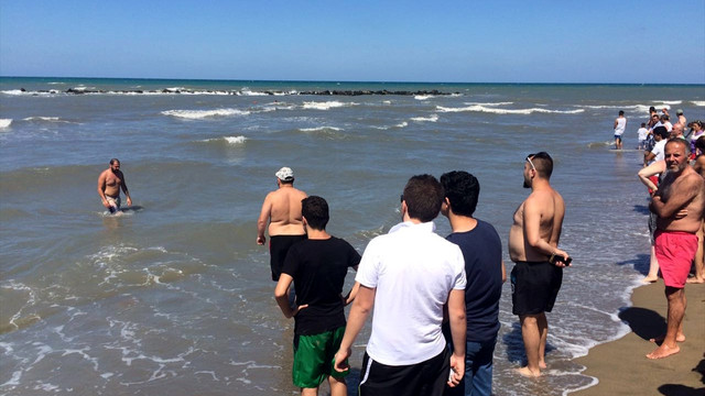 Sakarya'da denize giren genç kayboldu