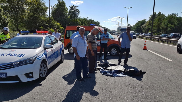 Sakarya'da otomobilin çarptığı kişi öldü