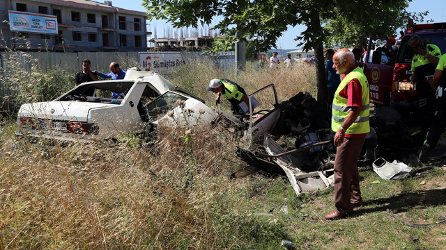 Sakarya'da trafik kazası: 2 ölü, 3 yaralı