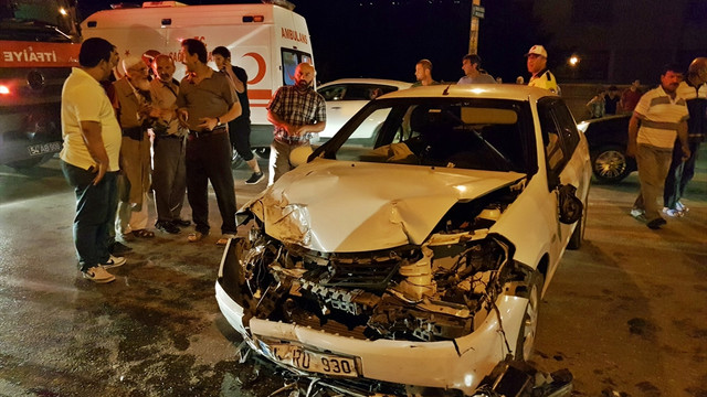 Sakarya'da trafik kazası: 3 yaralı