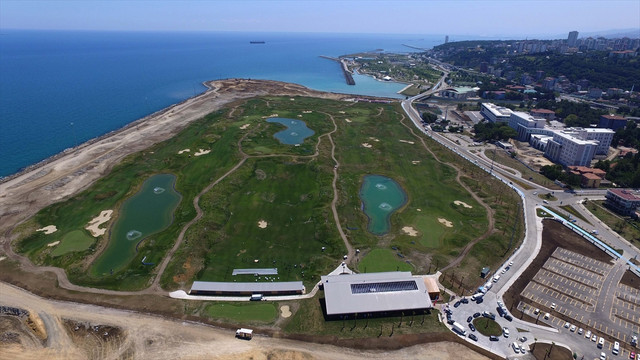 Samsun'da deniz dolgusuna yapılan golf sahası