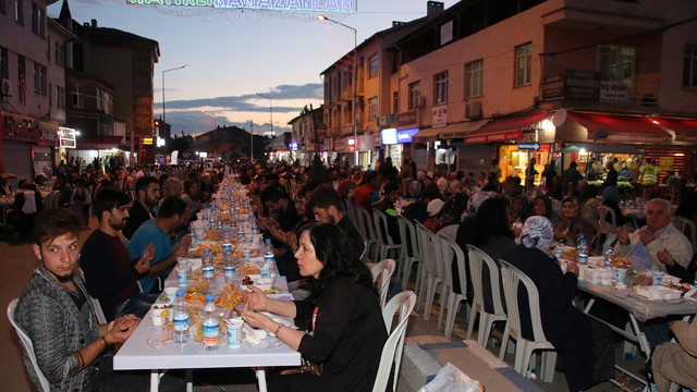Şarkışla'da 10 bin kişi Gönül Sofrasında buluştu