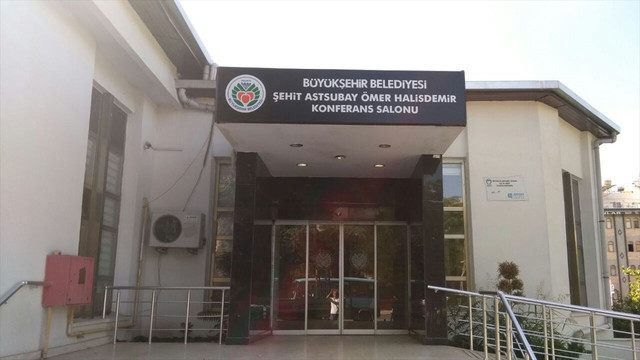 Şehit Halisdemir'in adı konferans salonuna verildi