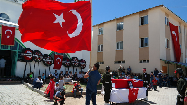 Şehit korucu, son yolculuğuna uğurlandı
