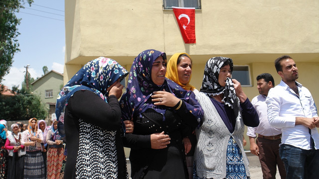 Şehit korucu, son yolculuğuna uğurlandı