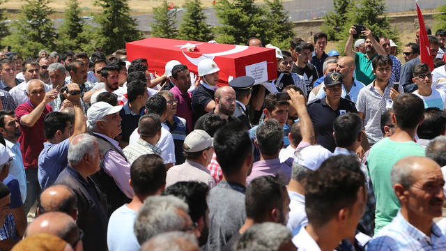 Şehit polis memuru Aksu son yolculuğuna uğurlandı