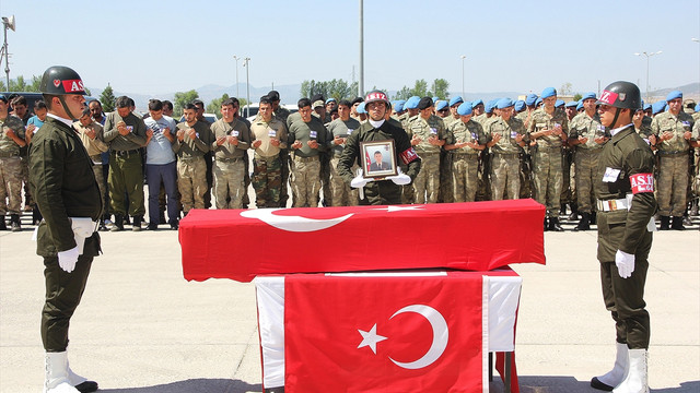 Şehitlerimizi uğurluyoruz