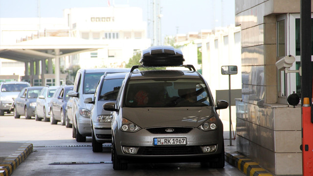 Sınır kapılarında bayram trafiği