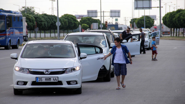 Sınır kapılarında bayram yoğunluğu