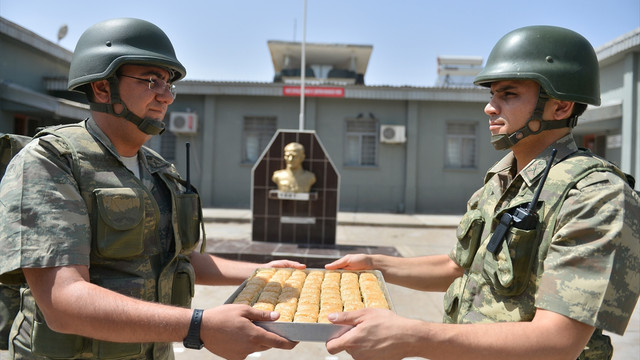 Sınır karakolunda bayram heyecanı