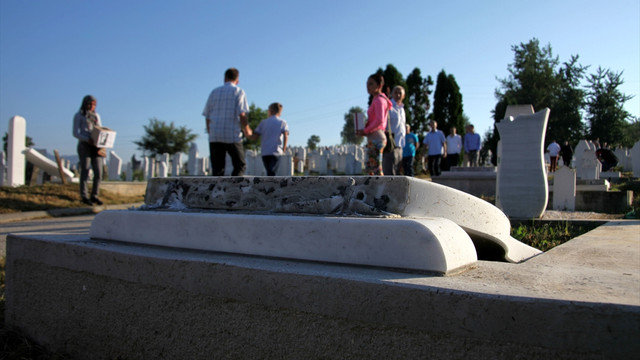 Sırbistan'daki Gaziler Mezarlığına saldırı