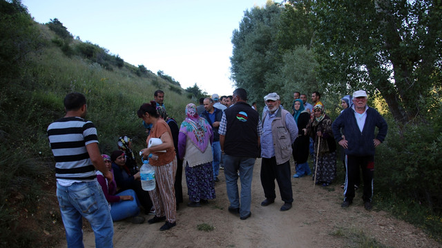 Sivas'ta traktör devrildi: 1 ölü, 2 yaralı