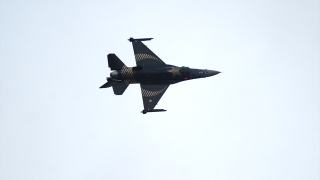 SoloTürk Kemer'de gösteri uçuşu yaptı