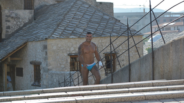 Mostar Köprüsü'nde 450. geleneksel atlama yarışları