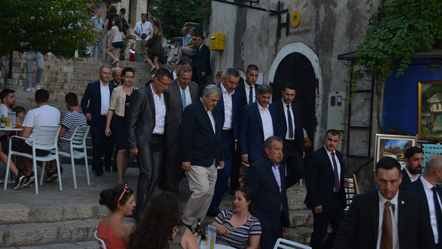 Tarihi Mostar Köprüsü'nün yeniden açılışının 12. yılı