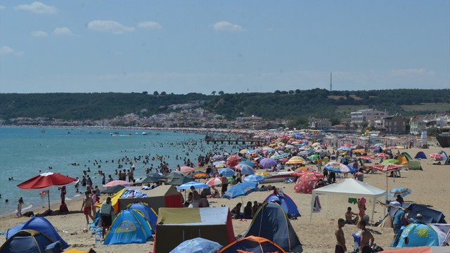 Tatilciler Saros Körfezi'ne akın etti