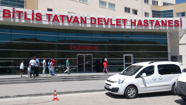 Tatvan'da sağlık çalışanları darbedildi