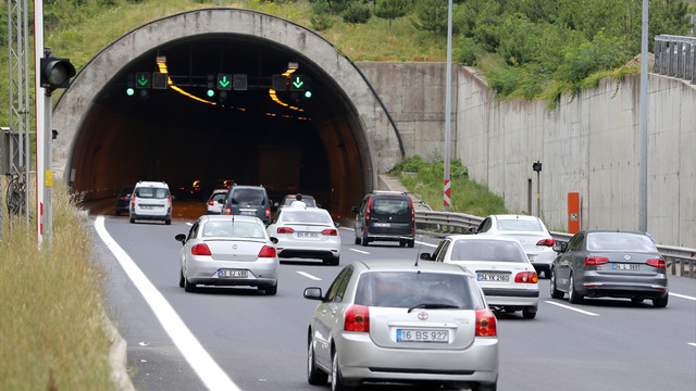 TEM Otoyolu'nda bayram yoğunluğu
