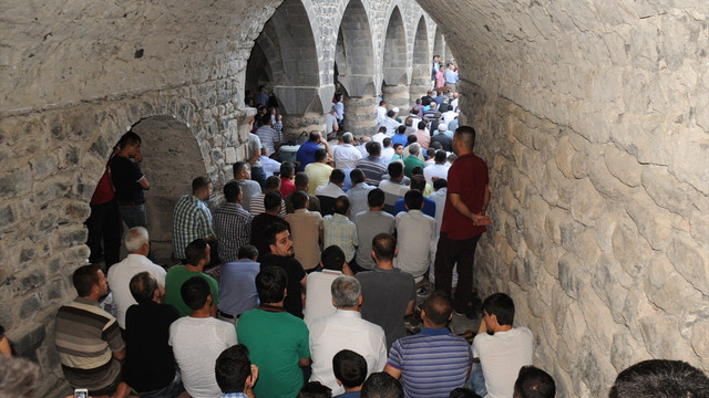 Terör saldırılarının ardından ilk bayram namazı