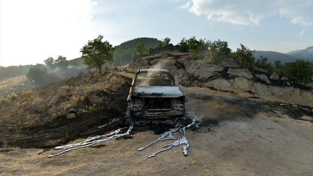 Teröristler yangın müdahale aracını yaktı