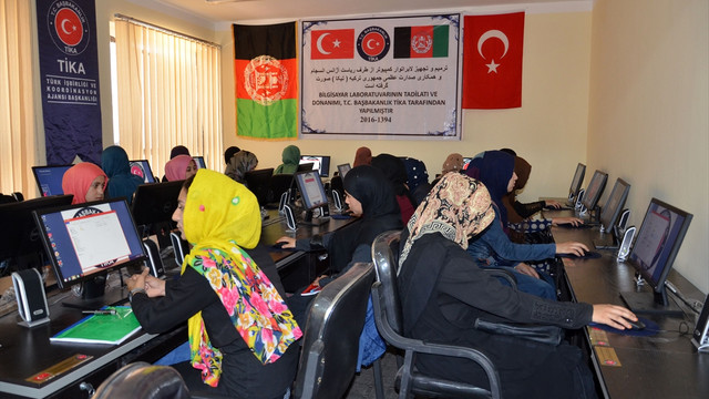 TİKA'dan Afganistan'daki üniversiteye bilgisayar sınıfı