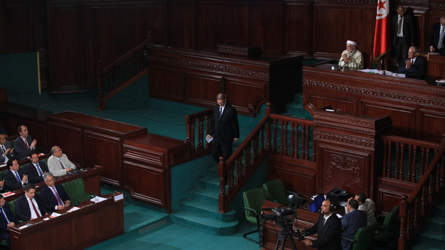 Tunus'ta Sıyd hükümeti güvenoyu alamadı