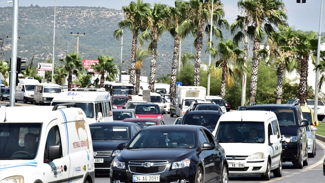 Turizm merkezlerinde bayram trafiği