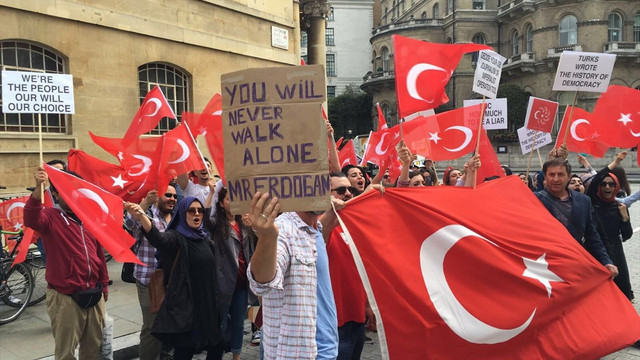 Türk Öğrenci Birliği BBC'yi protesto etti