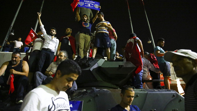 İstanbul ve Ankara'da FETÖ'den darbe girişimi