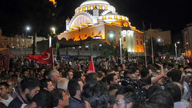 Türkiye darbe girişimine karşı ayakta