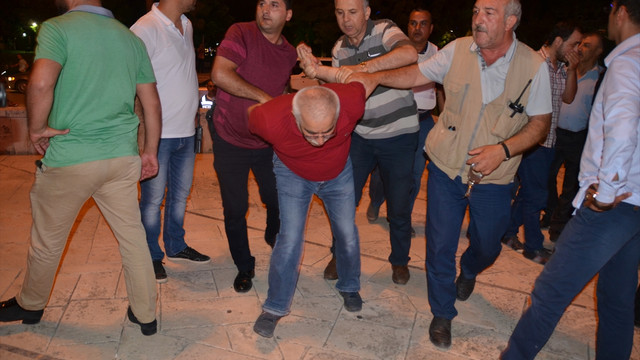 Türkiye darbe girişimine karşı ayakta