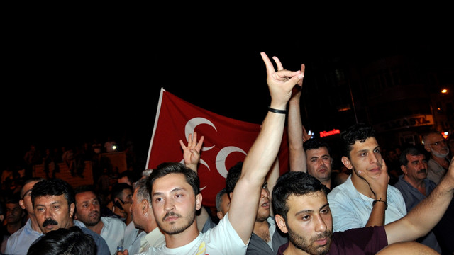 Türkiye darbe girişimine karşı ayakta