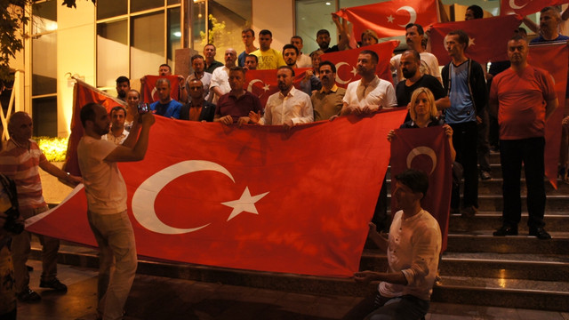 İstanbul ve Ankara'daki darbe girişimine dünyadan tepkiler