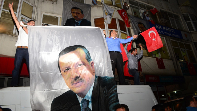 Türkiye darbe girişimine karşı ayakta