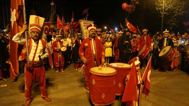 Yörükler FETÖ darbe girişimine karşı yürüdü