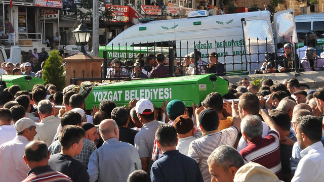 Yozgat'ta otomobilin devrilmesi