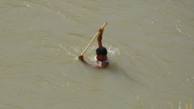 Zap Deresi'ne giren çocuklardan birinin cesedine ulaşıldı