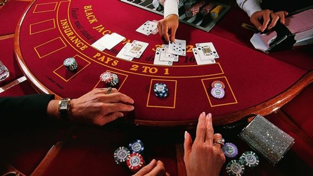 Pentagona 1 milyon dolarlık striptiz ve kumarhane faturası