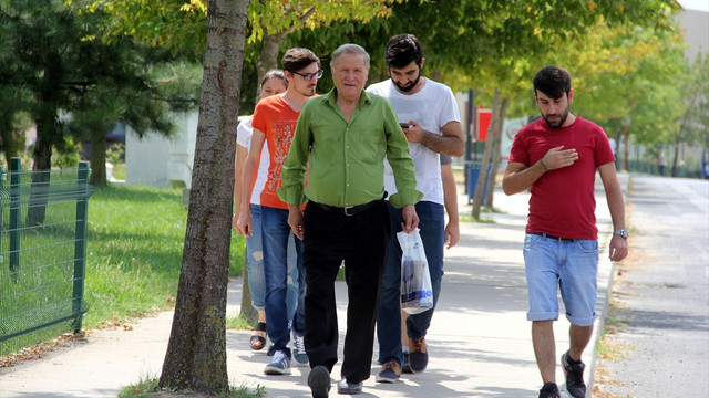 72 yaşında üniversiteli oldu