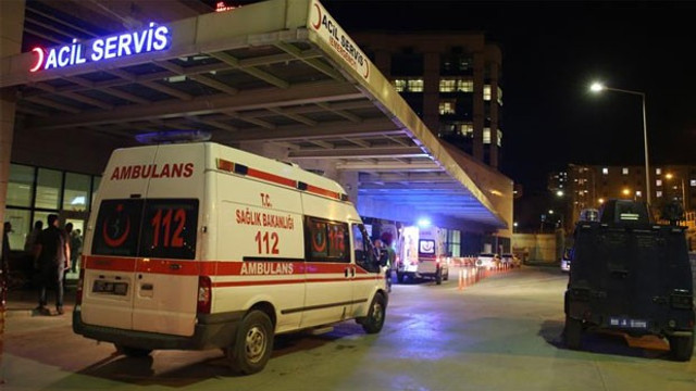 PKKlılar öğretmenlerin bulunduğu araca ateş açtı