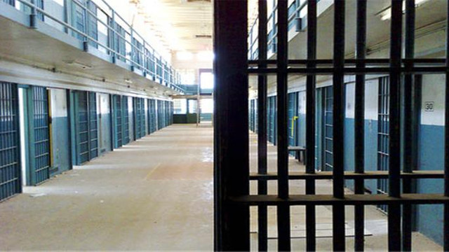 Cezaevlerinde 96 bin mahkum tahliye ediliyor