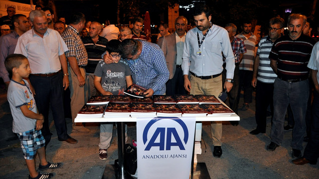 AA'nın Dakika Dakika FETÖ'nün Darbe Girişimi kitabı