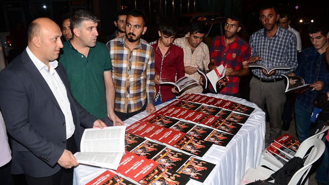 AA'nın, Dakika Dakika FETÖ'nün Darbe Girişimi kitabı