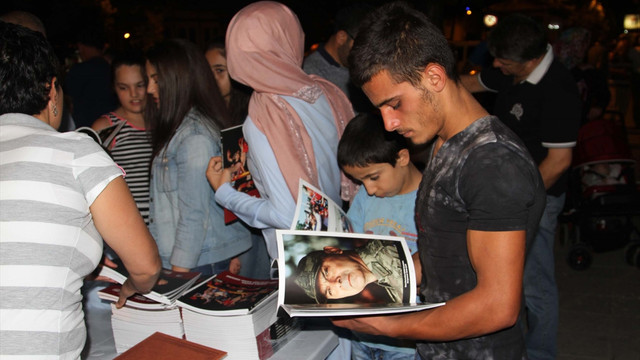 AA'nın Dakika Dakika FETÖ'nün Darbe Girişimi kitabı