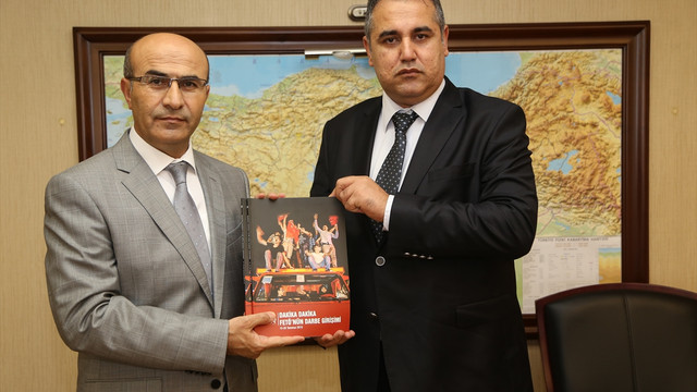 AA'nın Dakika Dakika FETÖ'nün Darbe Girişimi kitabı