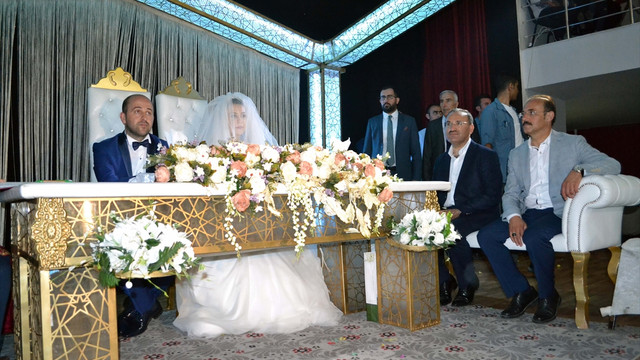 Adalet Bakanı Bozdağ nikah şahidi oldu