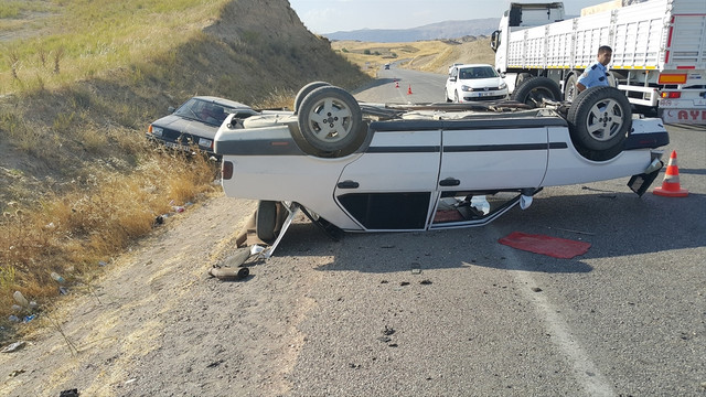 Adıyaman'da iki otomobil çarpıştı: 7 yaralı