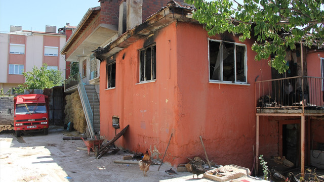 Afyonkarahisar'daki ev yangını