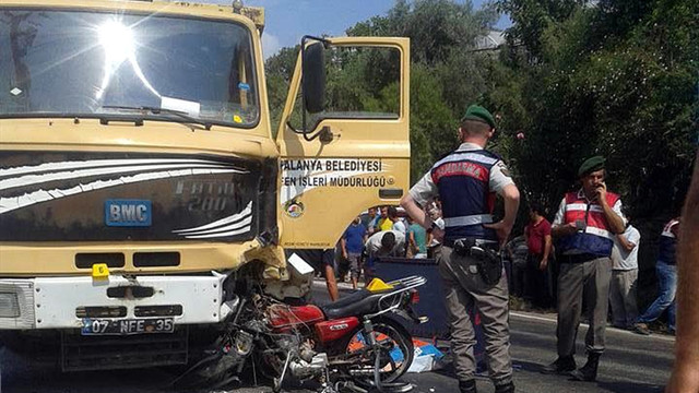 Alanya'da trafik kazası: 2 ölü