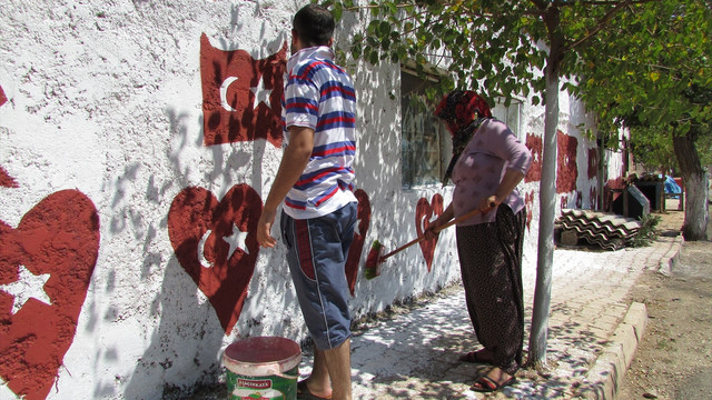Ana oğul evi al beyaza boyadı